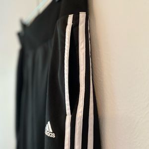 Adidas pants. Size M. Black. Has pockets. Great condition and subtle details